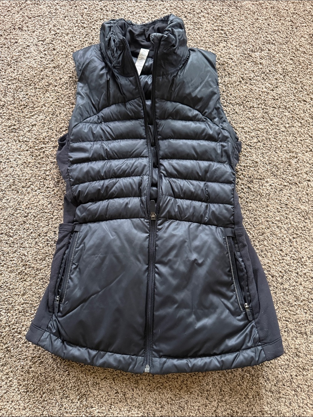 Women's Quilted Black Puffer Vest - Picture 3 of 6